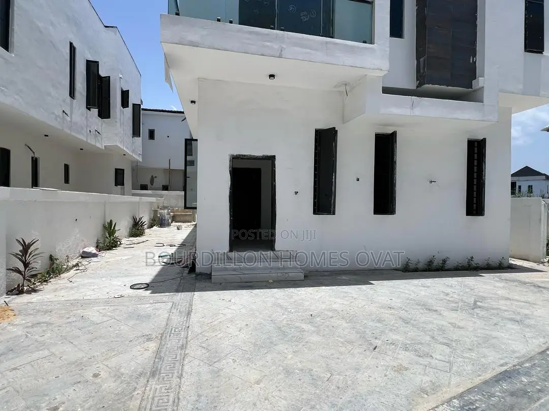4bdrm Duplex in Lekki for sale