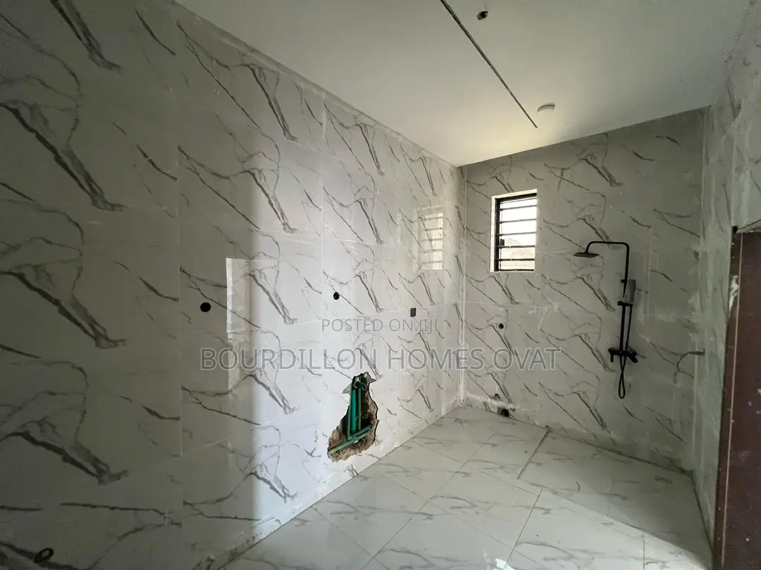4bdrm Duplex in Lekki for sale