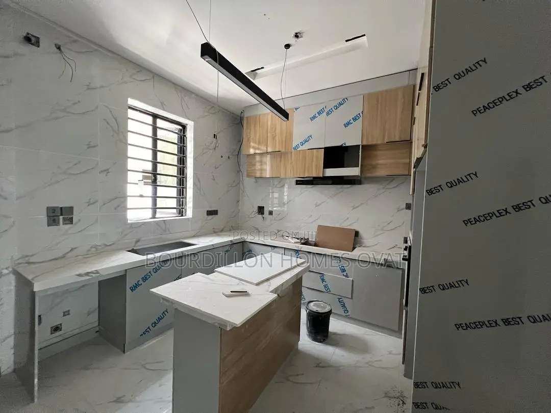 4bdrm Duplex in Lekki for sale
