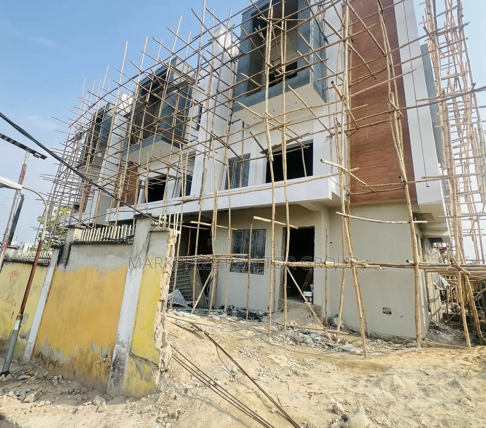 4bdrm Duplex in Adeniyi Jones Lagos for sale