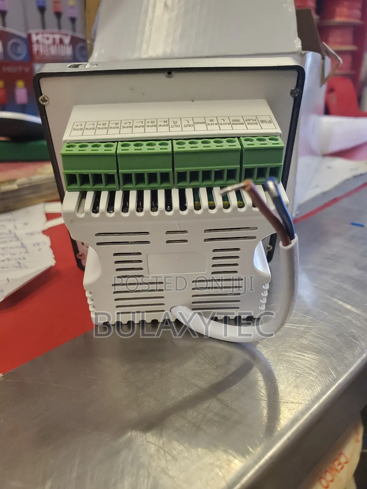Wall Amplifier