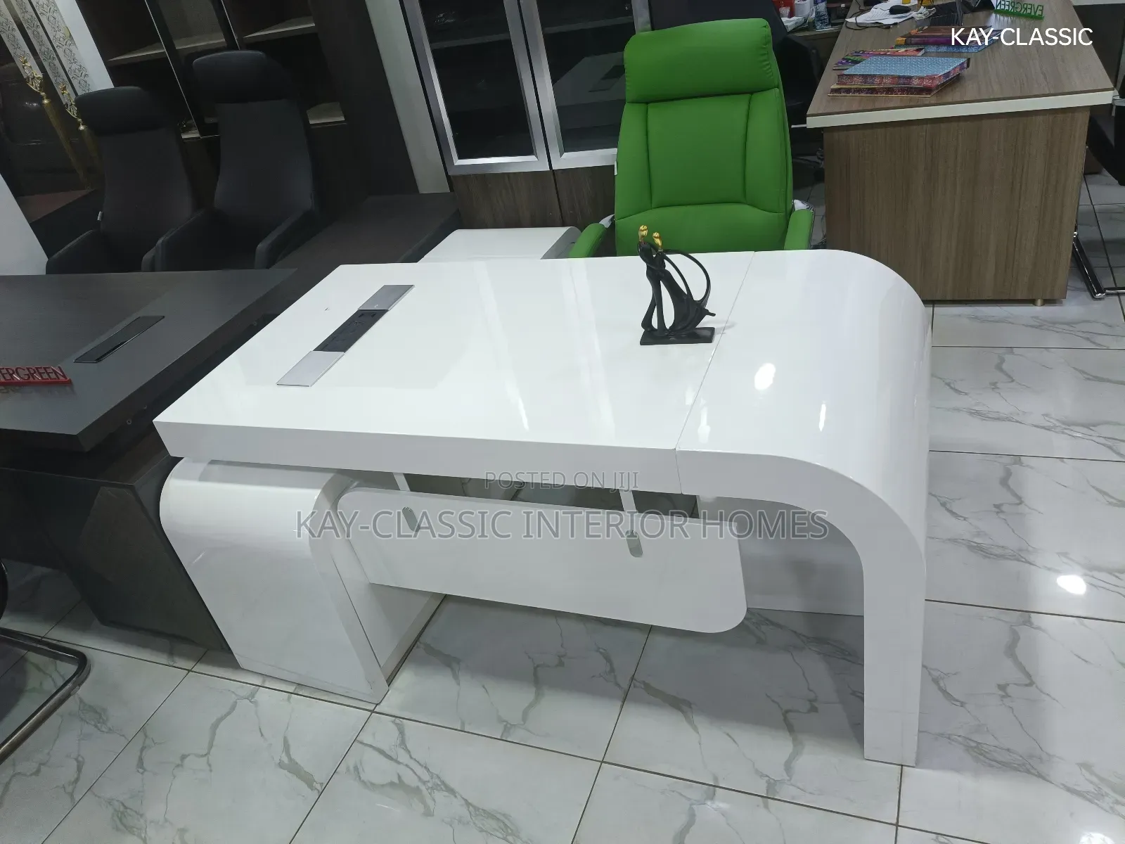 1.6mt White Executive Office Table