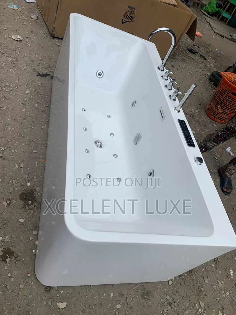 Acrylic Single Jacuzzi Massage Bathtub