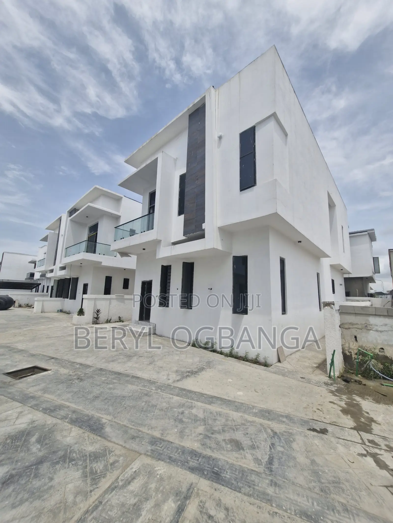 4bdrm Duplex in Royal Pine Estate, Lekki Phase 2 for sale