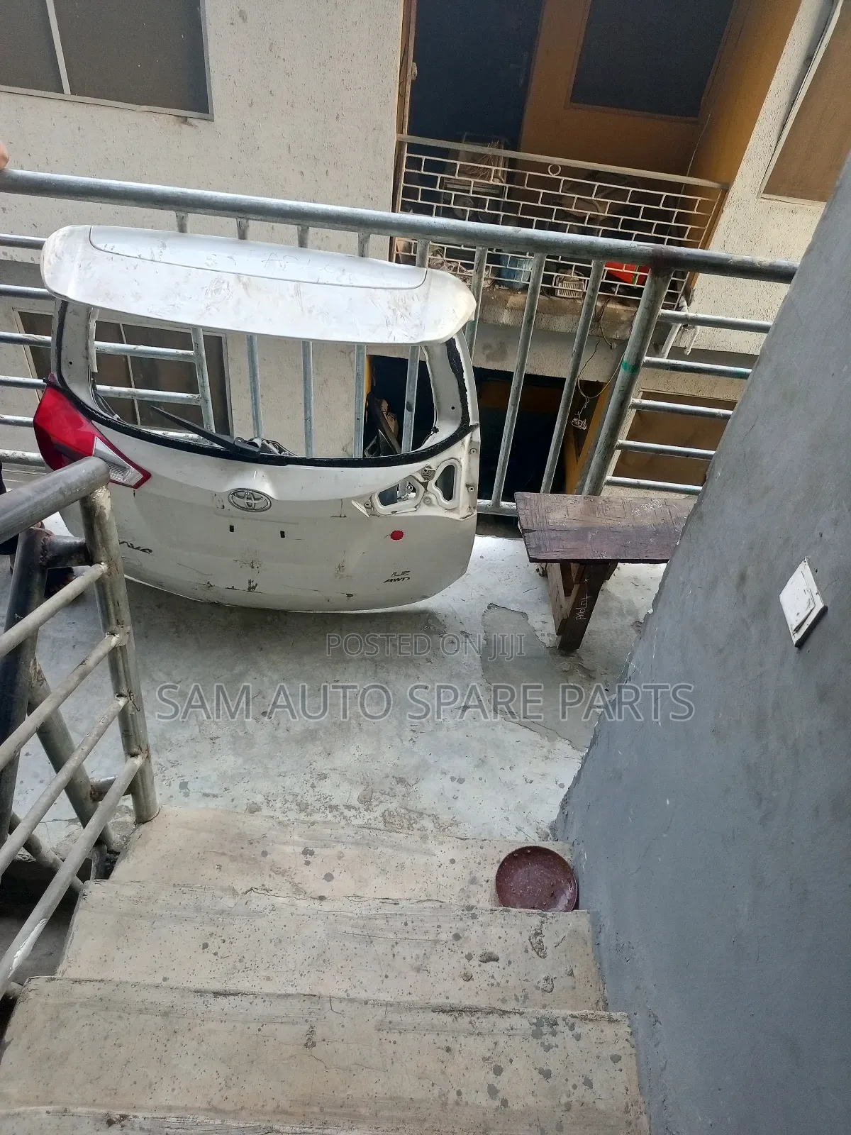 Toyota Rav4 2014 Model Empty Booth