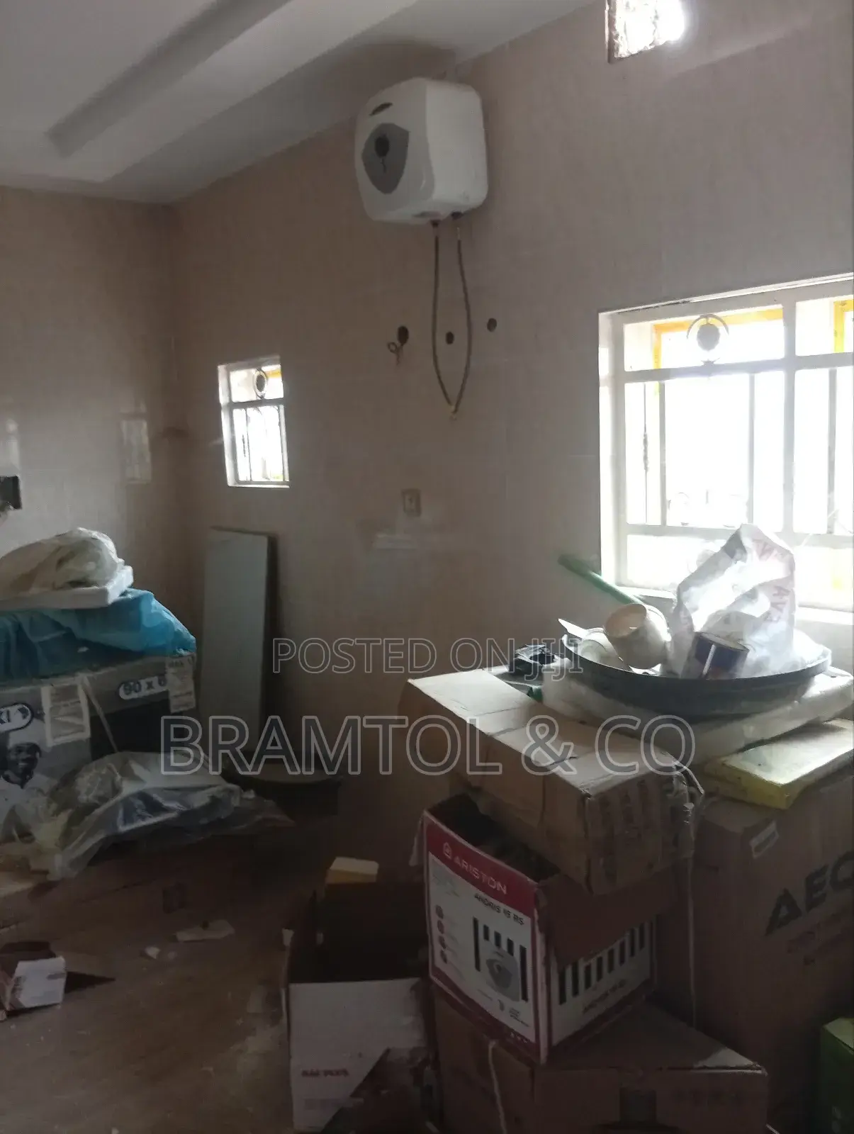 4bdrm Duplex in Royal Court, Sabon Lugbe for sale