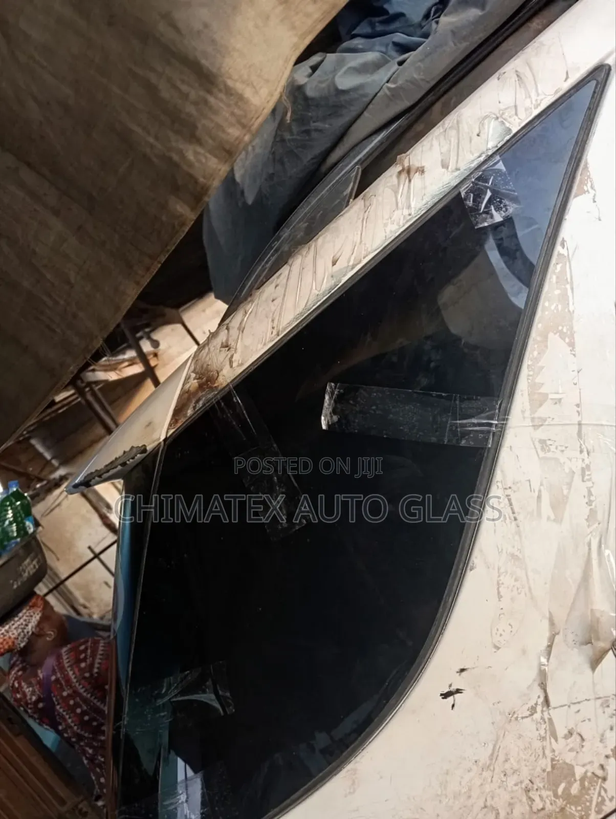Ml350 2013 Rear Vent Glass Available We Deliver And Install