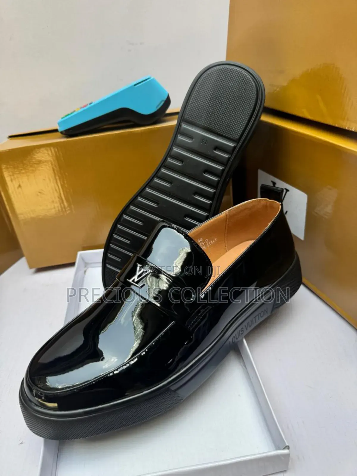 Men's Glossy Leather Louis Vuitton All Black Loafers