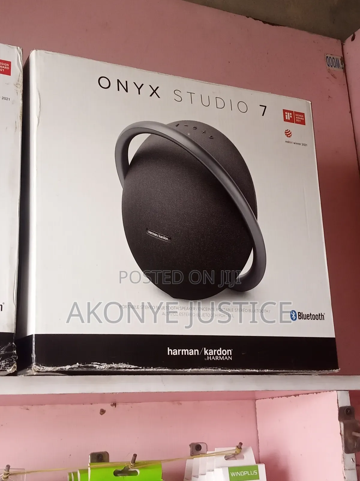 Onyx Studio 8