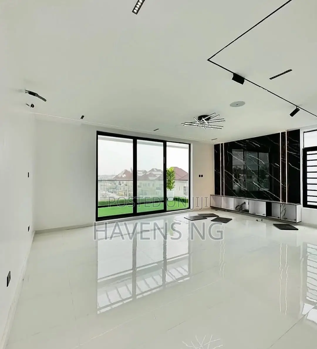 5bdrm Duplex in Lekki Phase 1 for sale