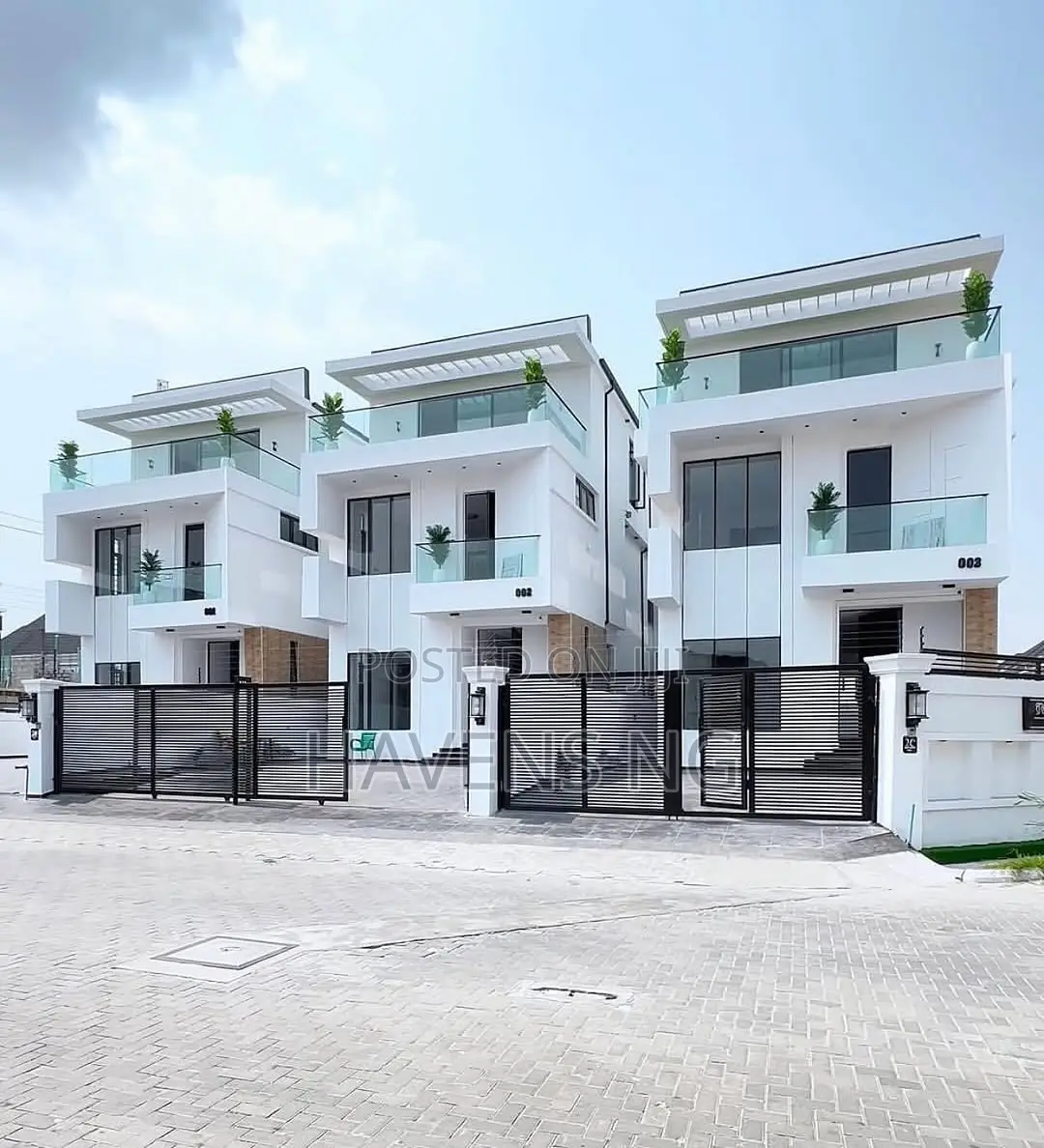 5bdrm Duplex in Lekki Phase 1 for sale