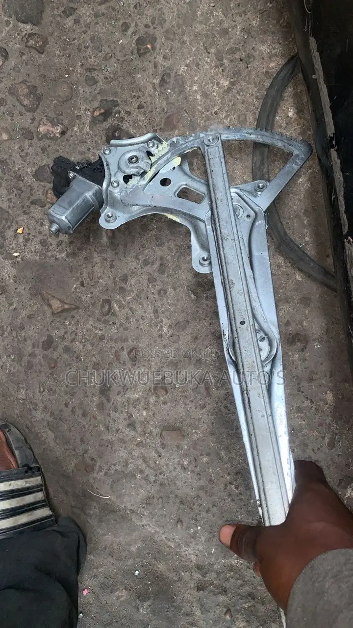 Door Glass Engine Rx 350 2018