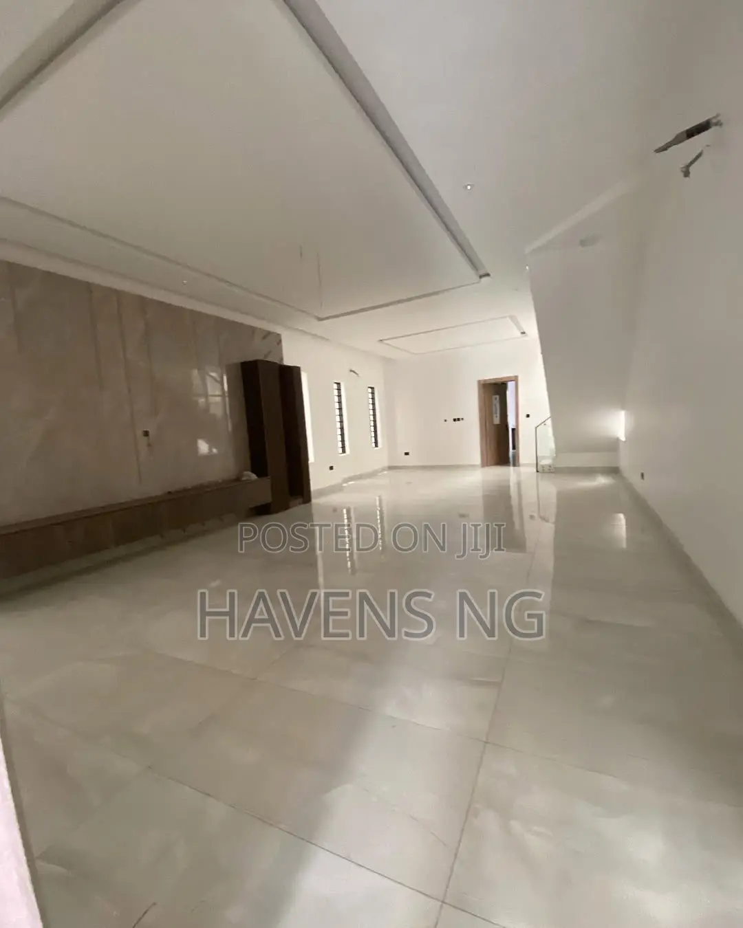 5bdrm Duplex in Osapa london for sale