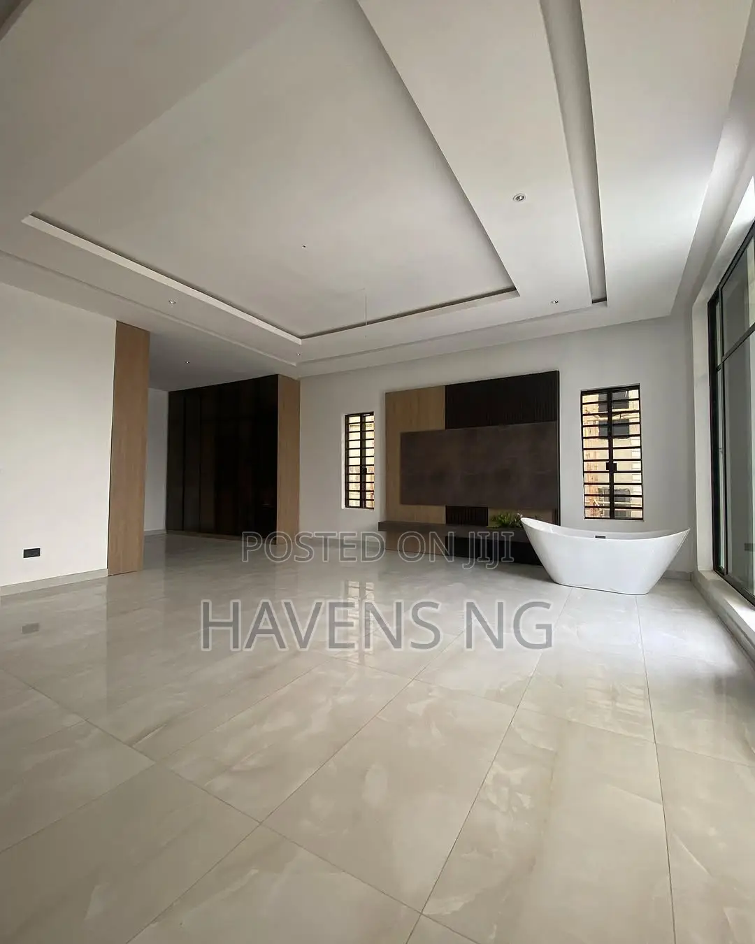5bdrm Duplex in Osapa london for sale