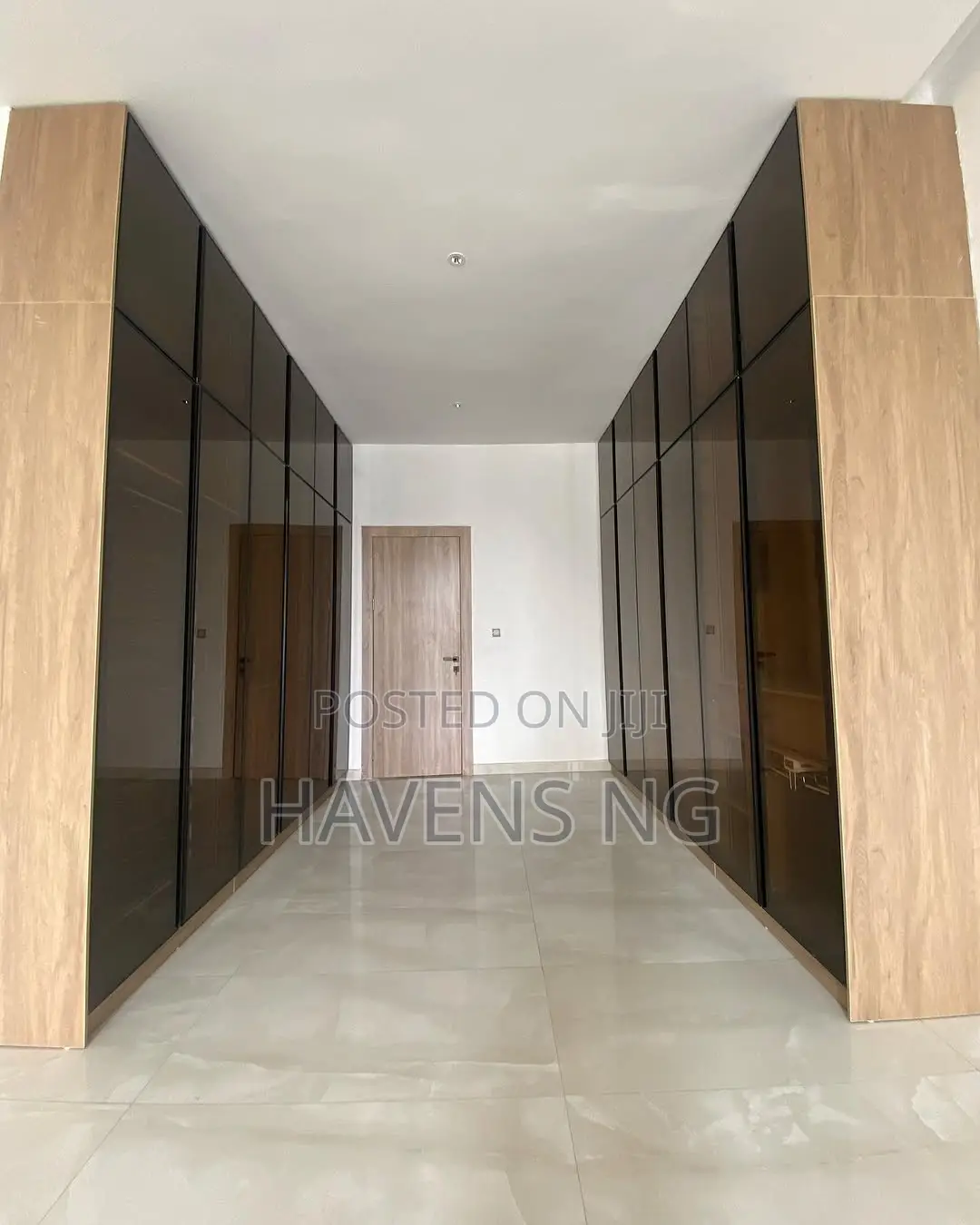 5bdrm Duplex in Osapa london for sale