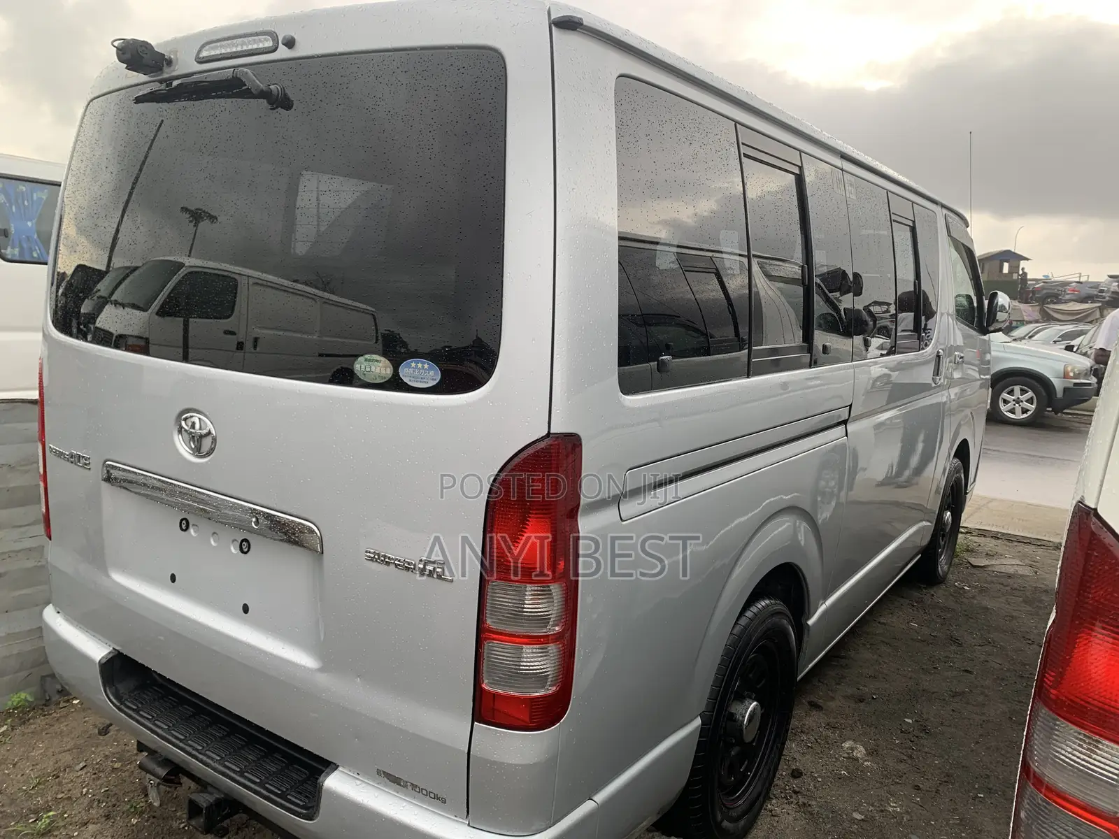 Toyota HiAce 2013 Silver
