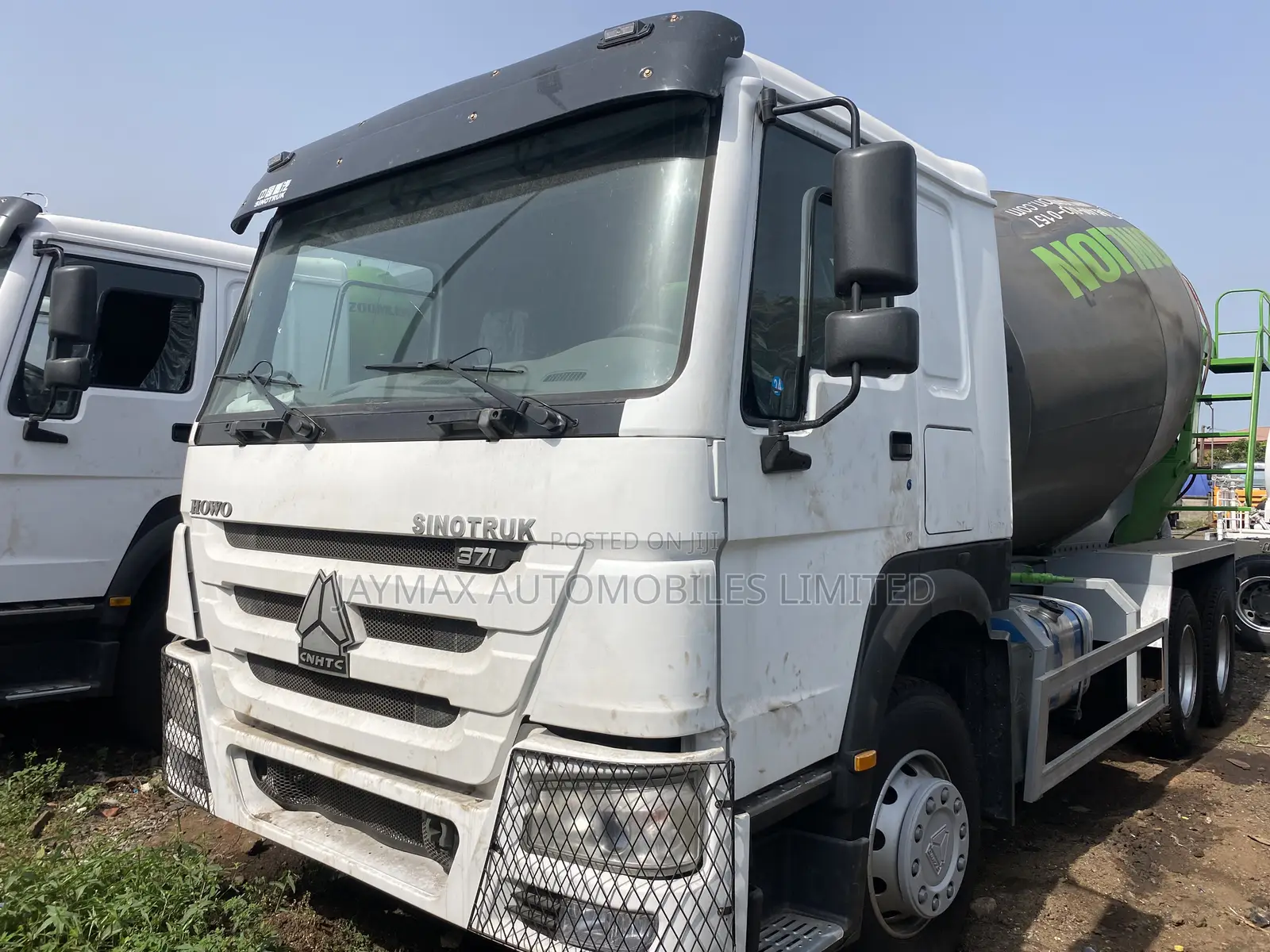 Howo 371 Cement Mixer White