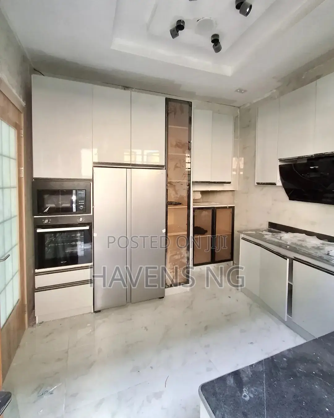 5bdrm Duplex in Lekki Phase 1 for sale