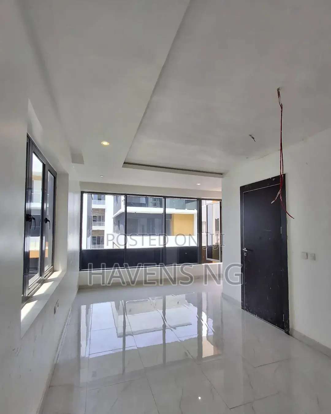 5bdrm Duplex in Chevron for sale