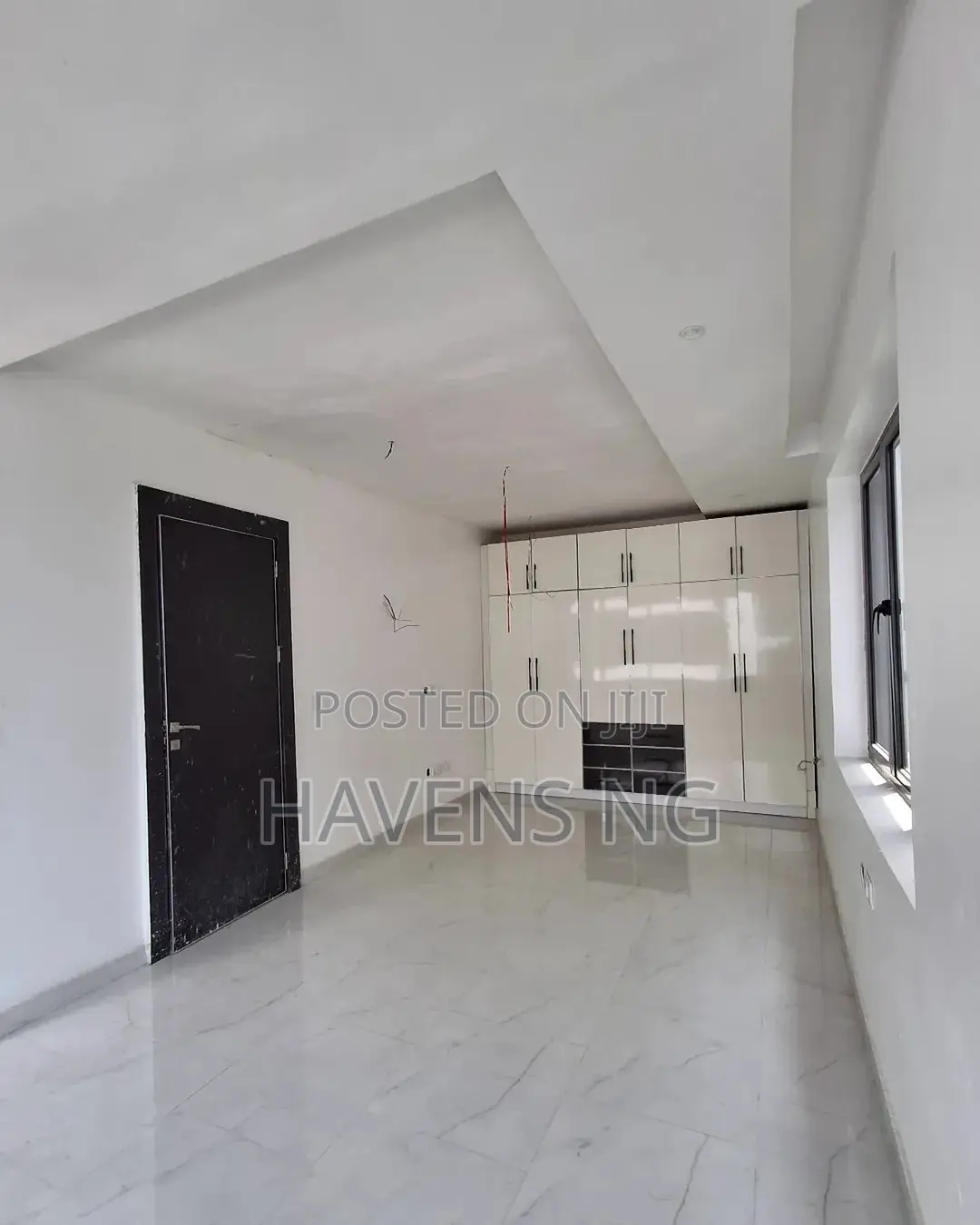 5bdrm Duplex in Chevron for sale