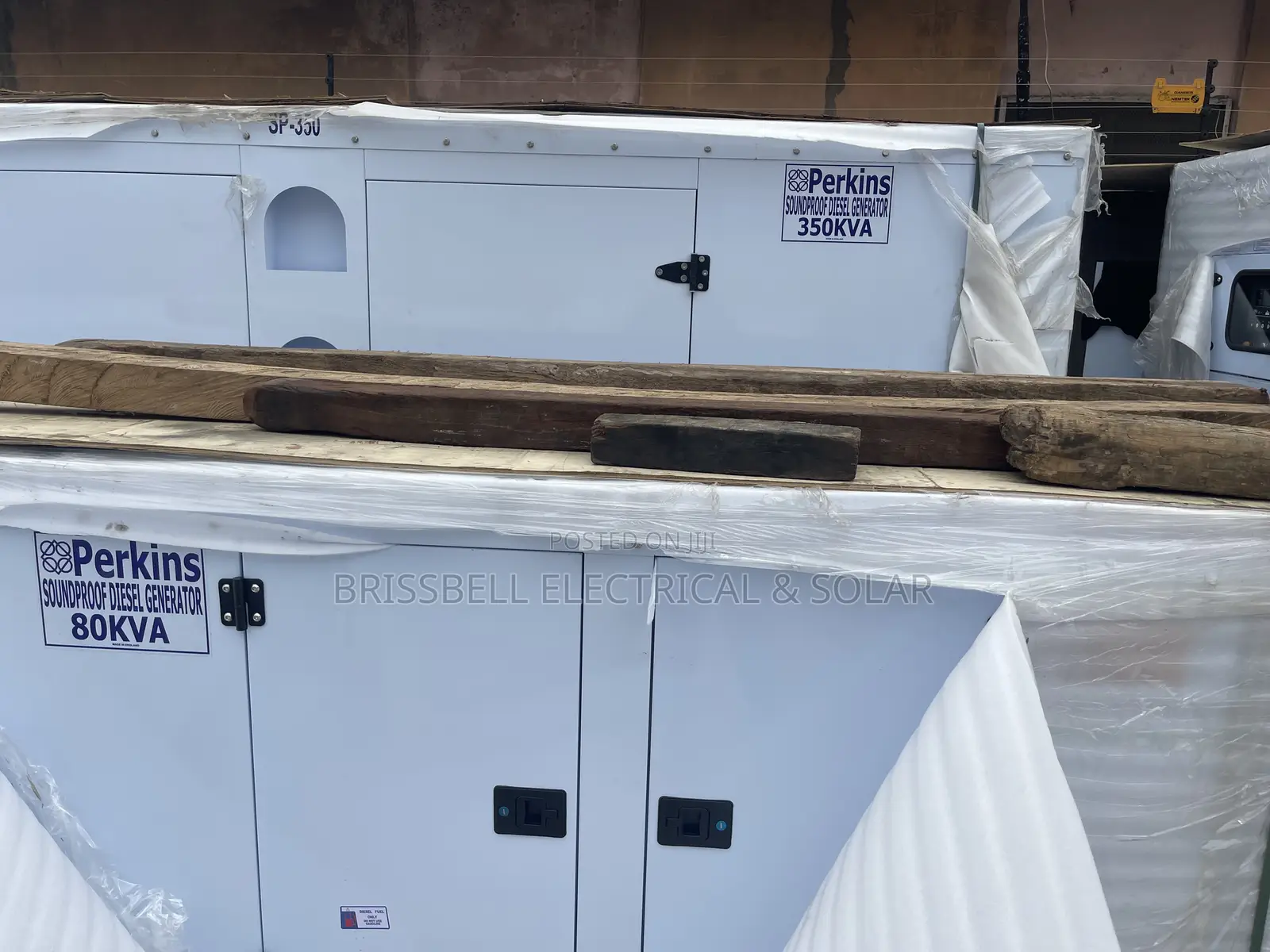 Silent England Perkins Soundproof Diesel Generator 350kva