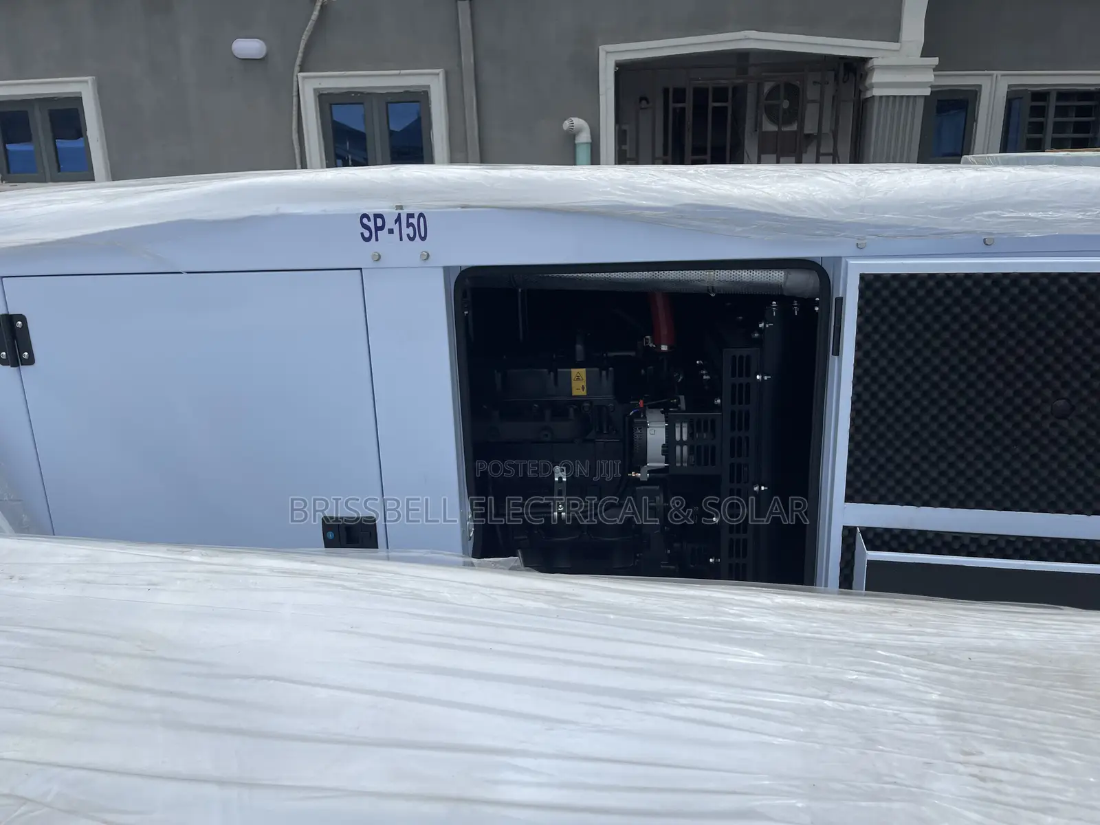 Silent England Perkins Soundproof Diesel Generator 150kva