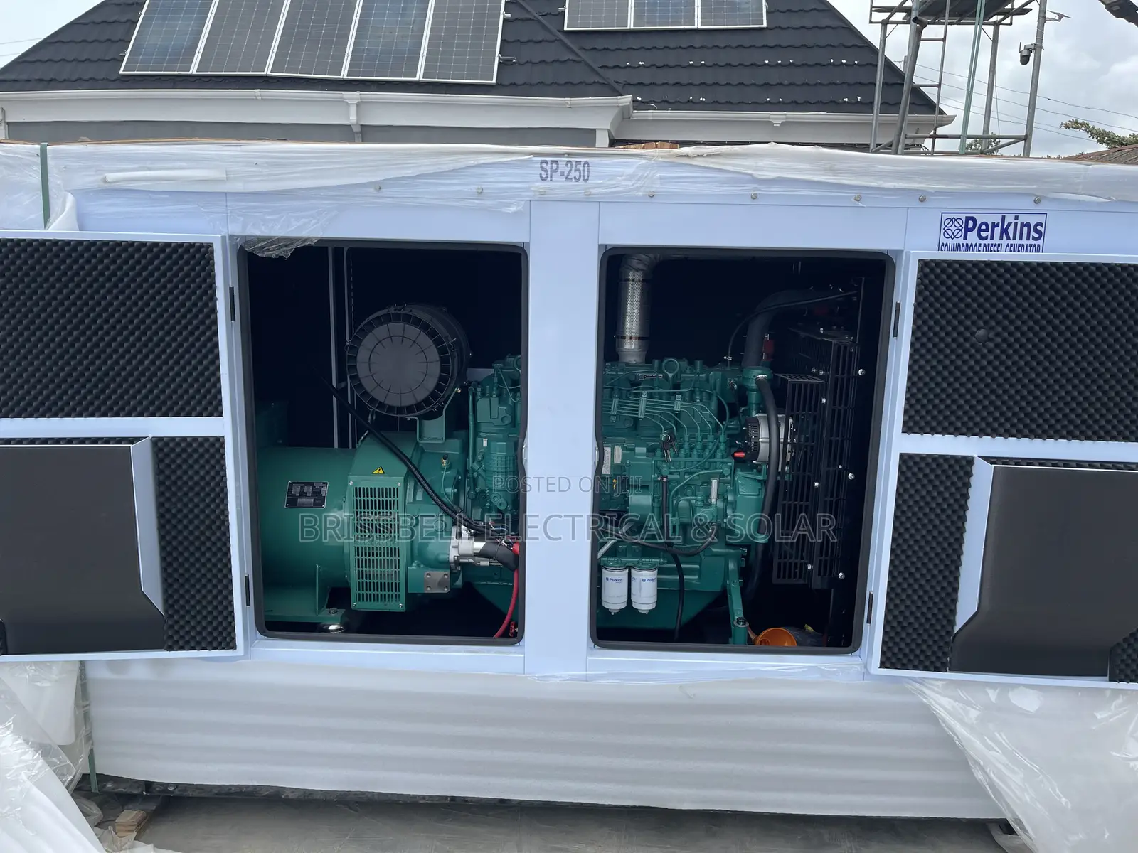 Silent England Perkins Soundproof Diesel Generator 250kva