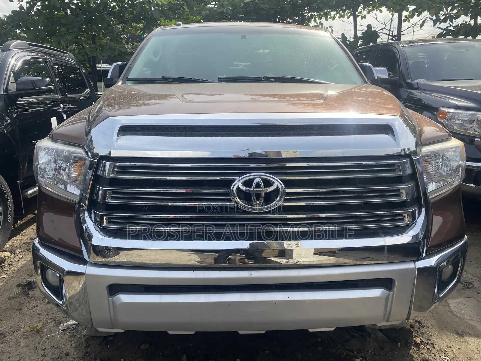 Toyota Tundra 2015 Brown