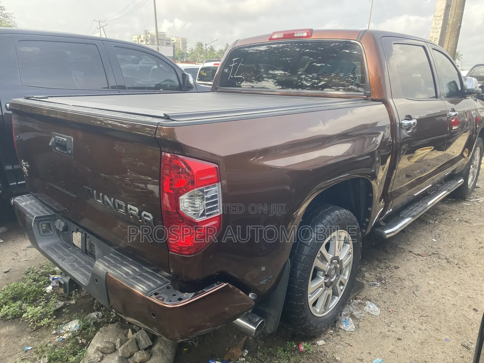 Toyota Tundra 2015 Brown