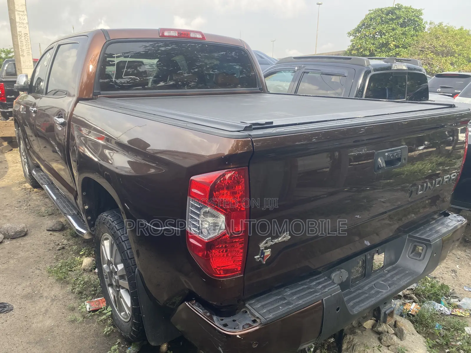 Toyota Tundra 2015 Brown