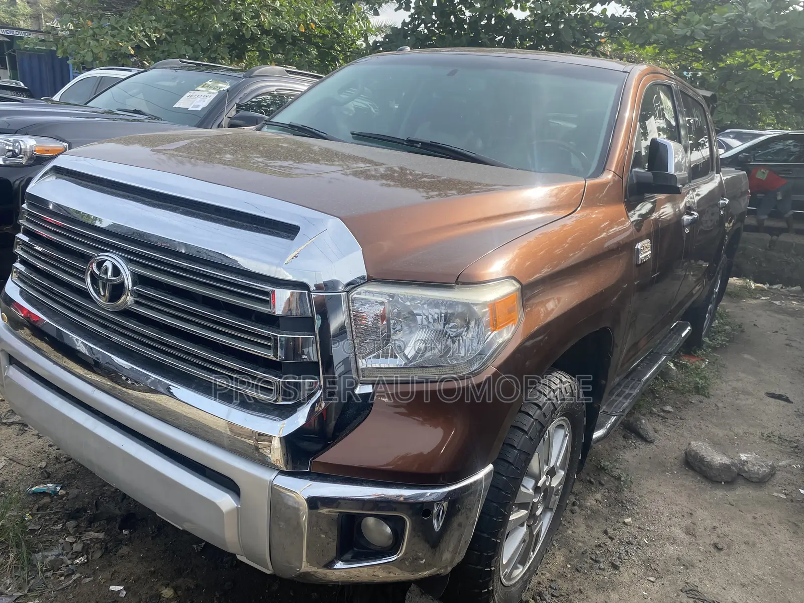 Toyota Tundra 2015 Brown
