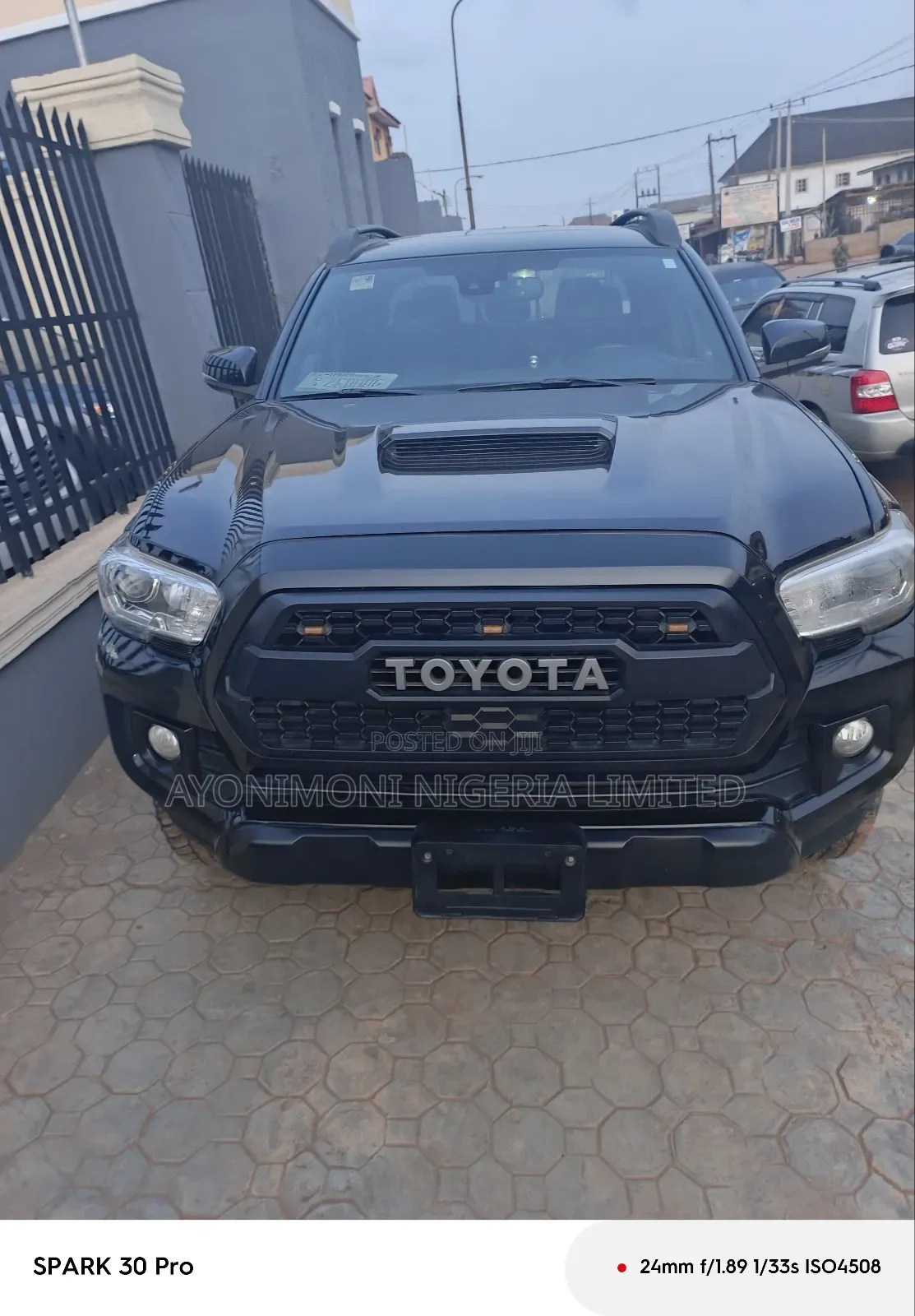 Toyota Tacoma 2018 Black