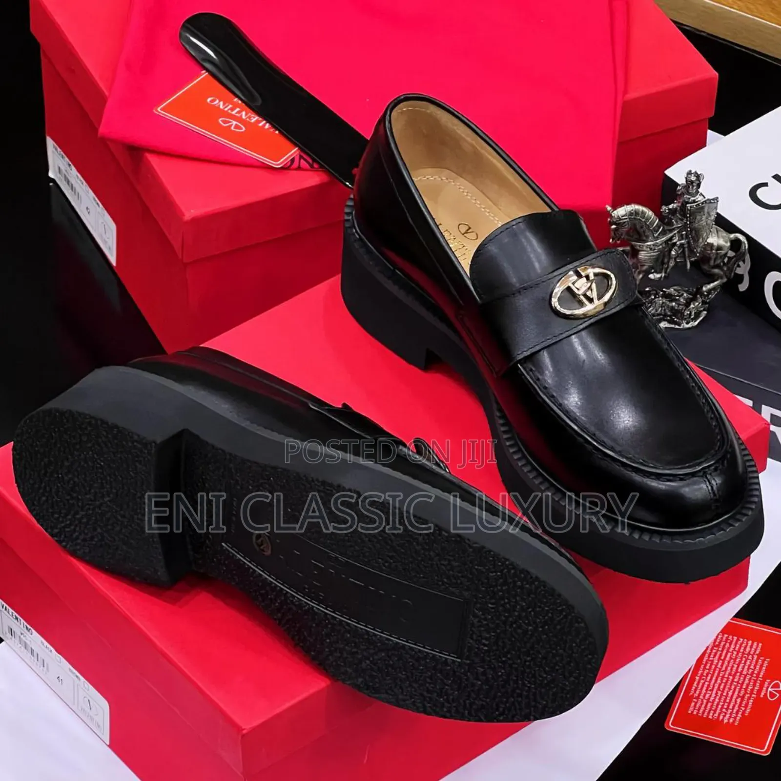Original Luxury Men's Leather Shoes Valentino Available