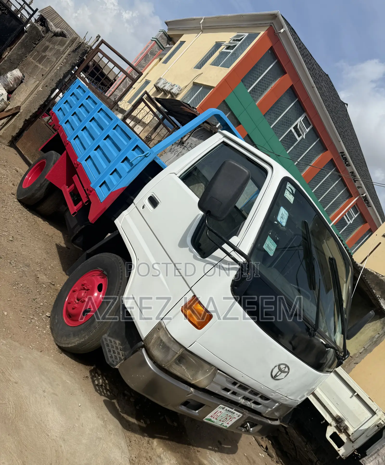 Toyota Dyna 150 Long Chasis Four Wheel Dropped Sided Body