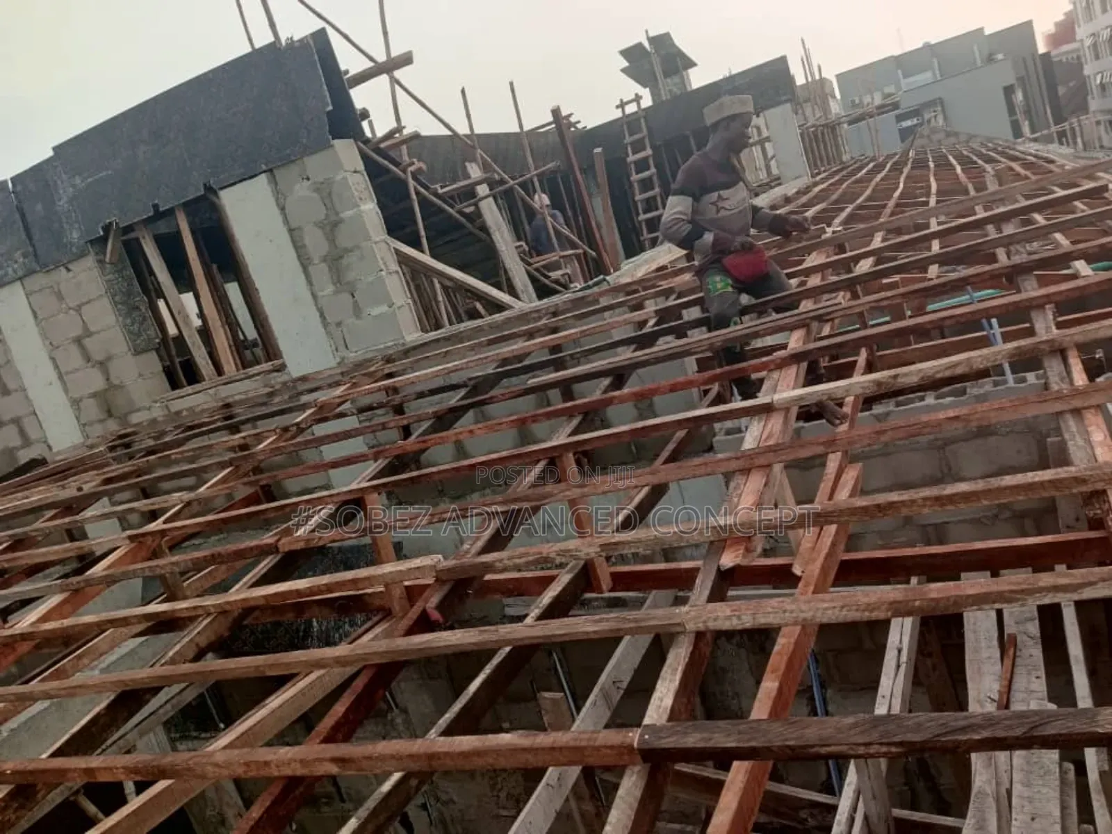 Low Bed House Roofing