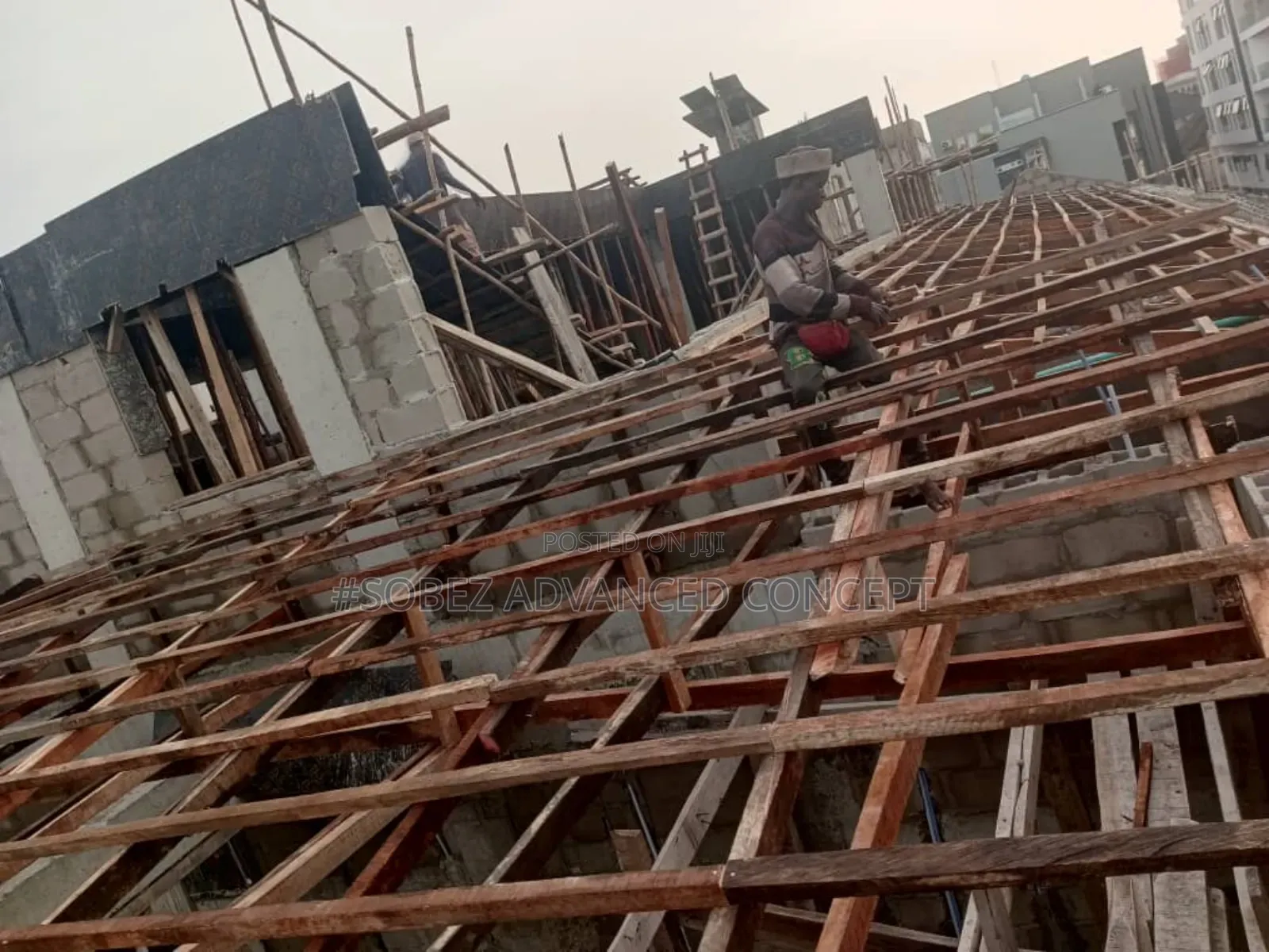 Low Bed House Roofing