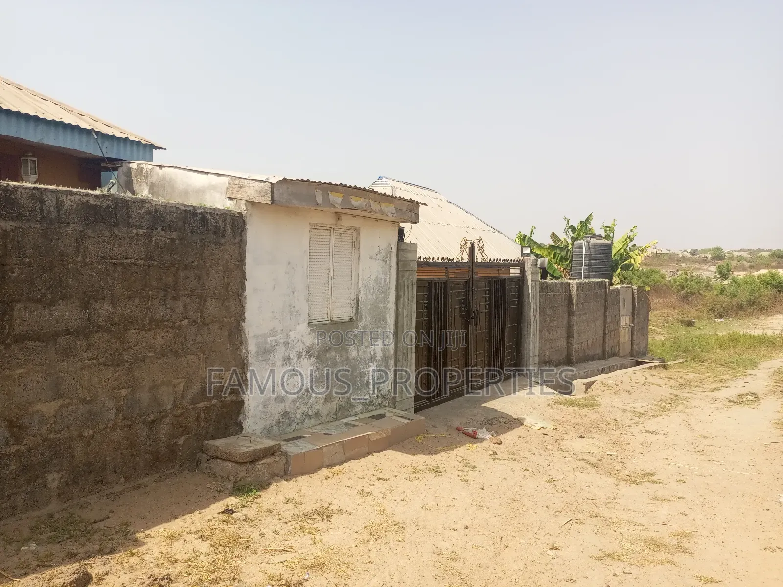 7bdrm Block of Flats in Ilorin South for sale