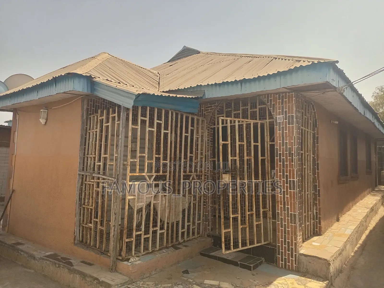 7bdrm Block of Flats in Ilorin South for sale