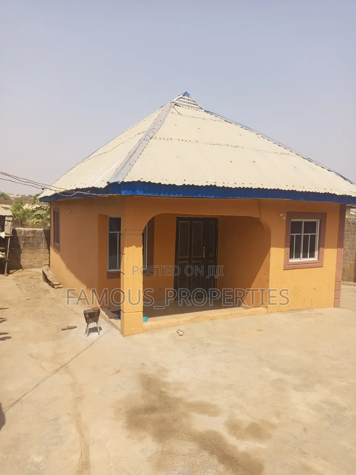 7bdrm Block of Flats in Ilorin South for sale
