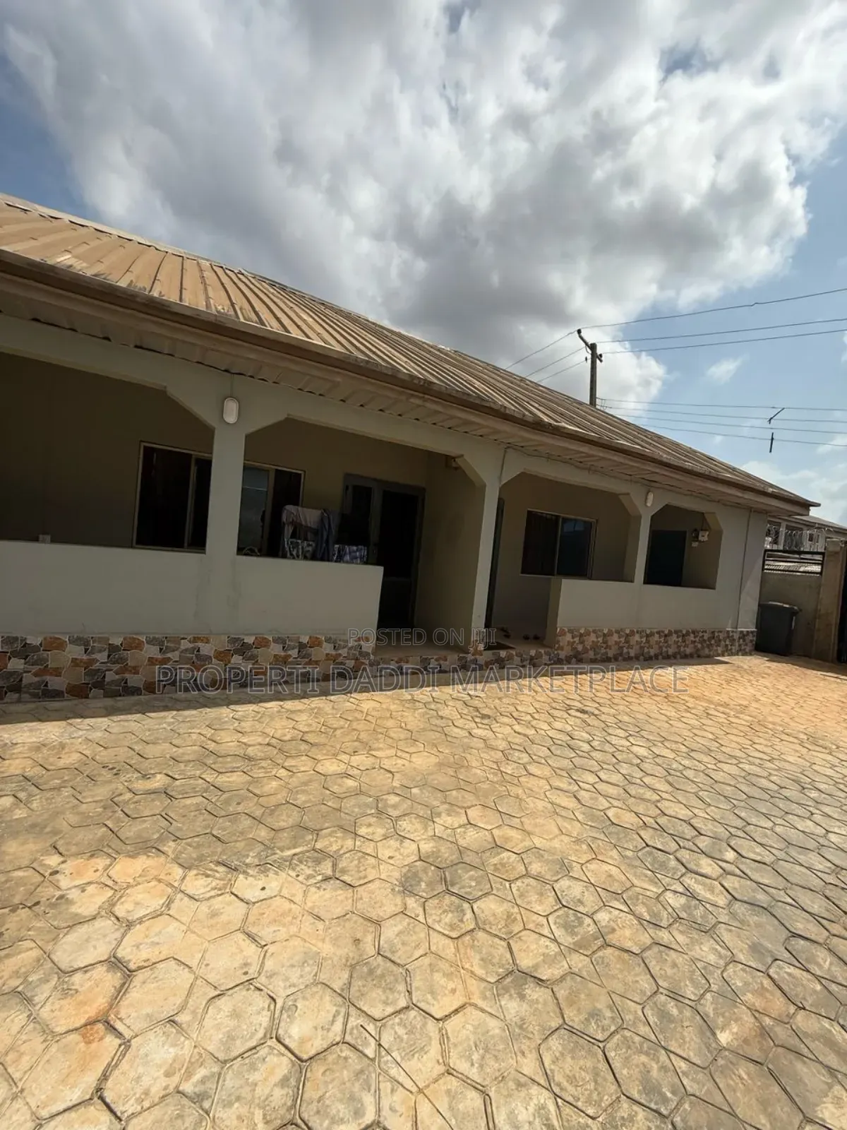 4bdrm Bungalow in Greenlake Estate, Ayobo for sale
