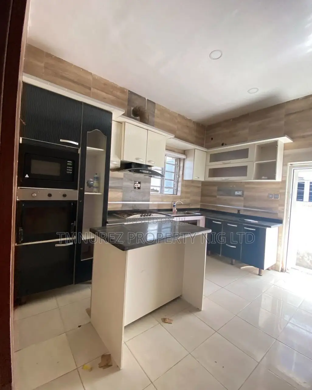 1bdrm Apartment in Lekki Osapa for rent
