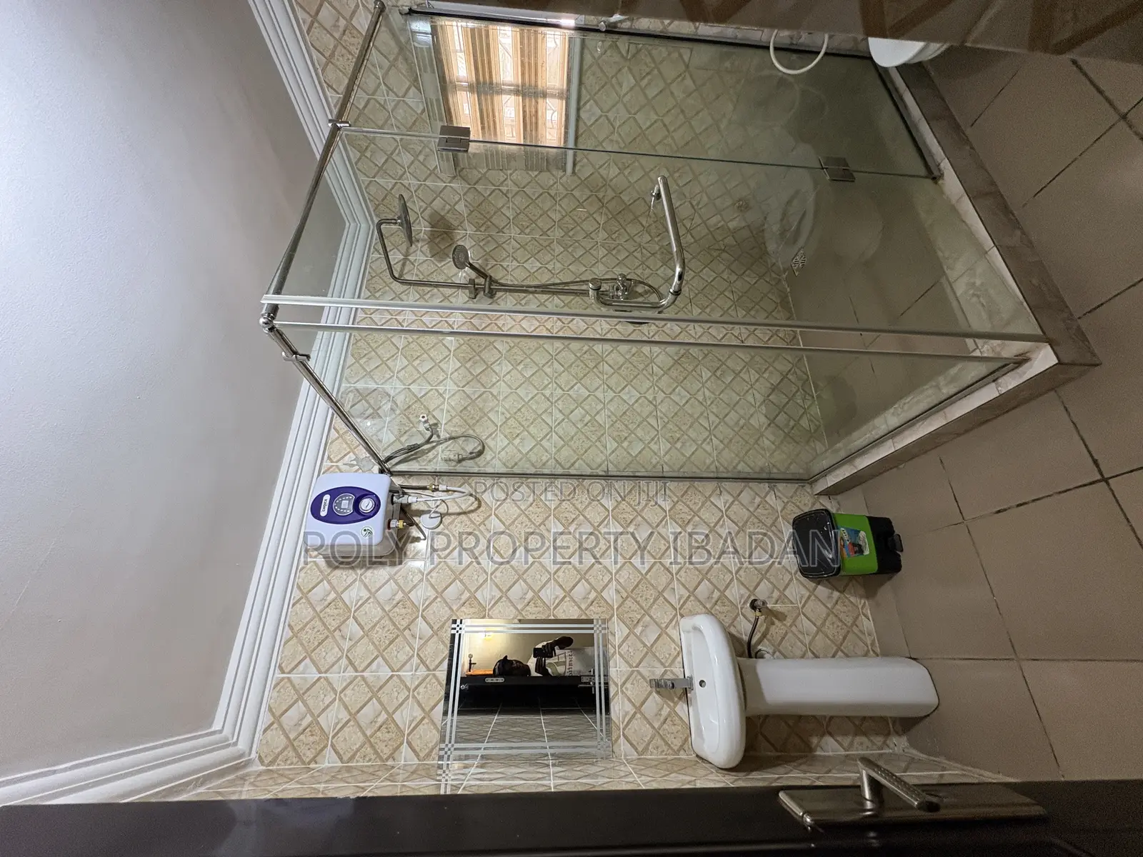 2bedroom Shortlet Apartment at Agodi Gate