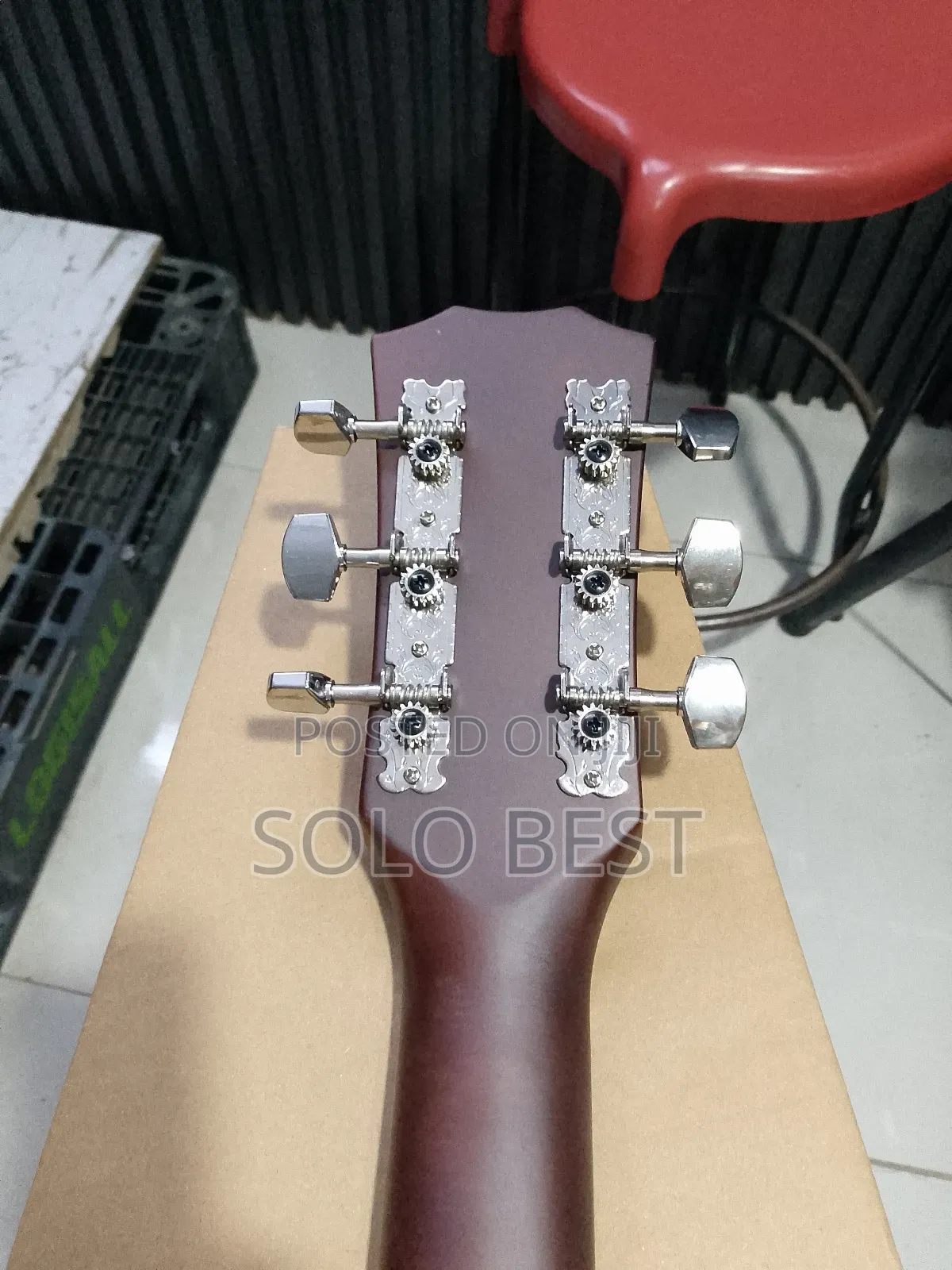 Classic Audio 38 Box Guitar With Iron Turner