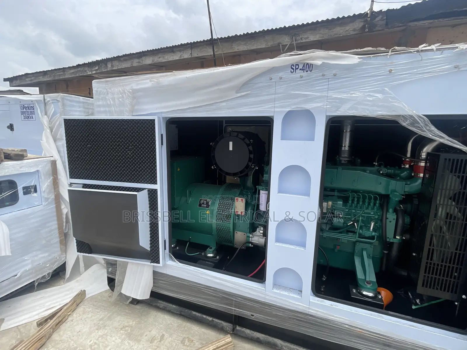 Silent England Perkins Soundproof Diesel Generator 400kva