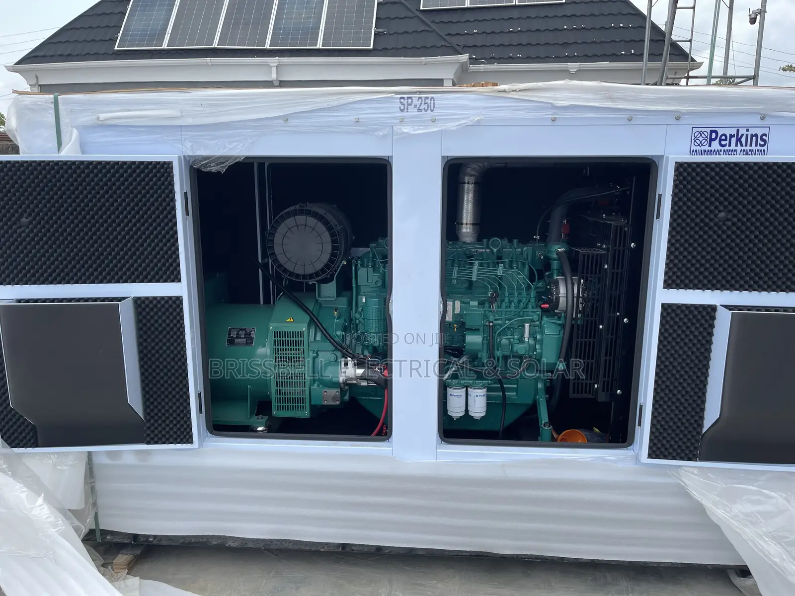 Silent England Perkins Soundproof Diesel Generator 250kva