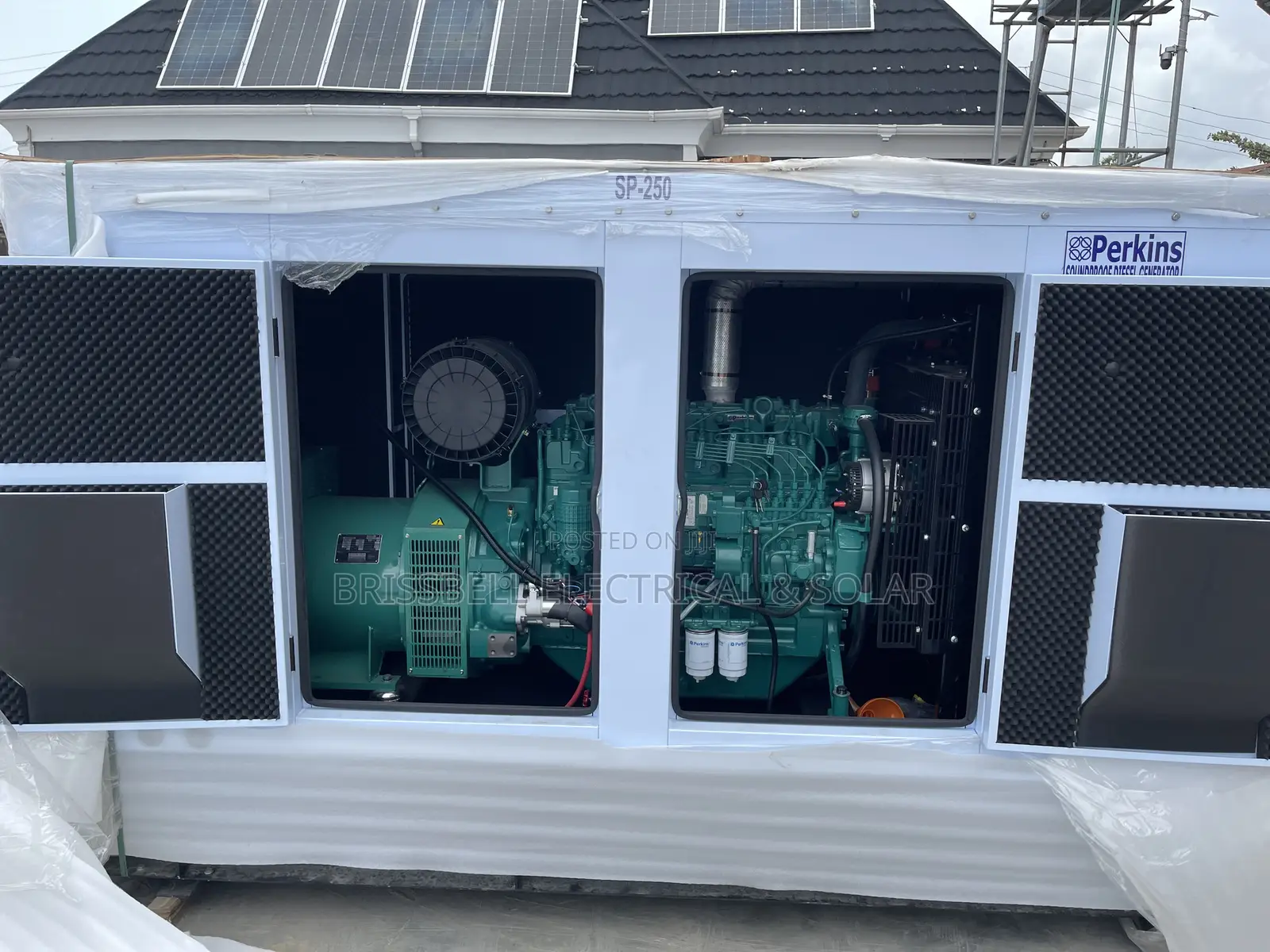 Silent England Perkins Soundproof Diesel Generator 250kva