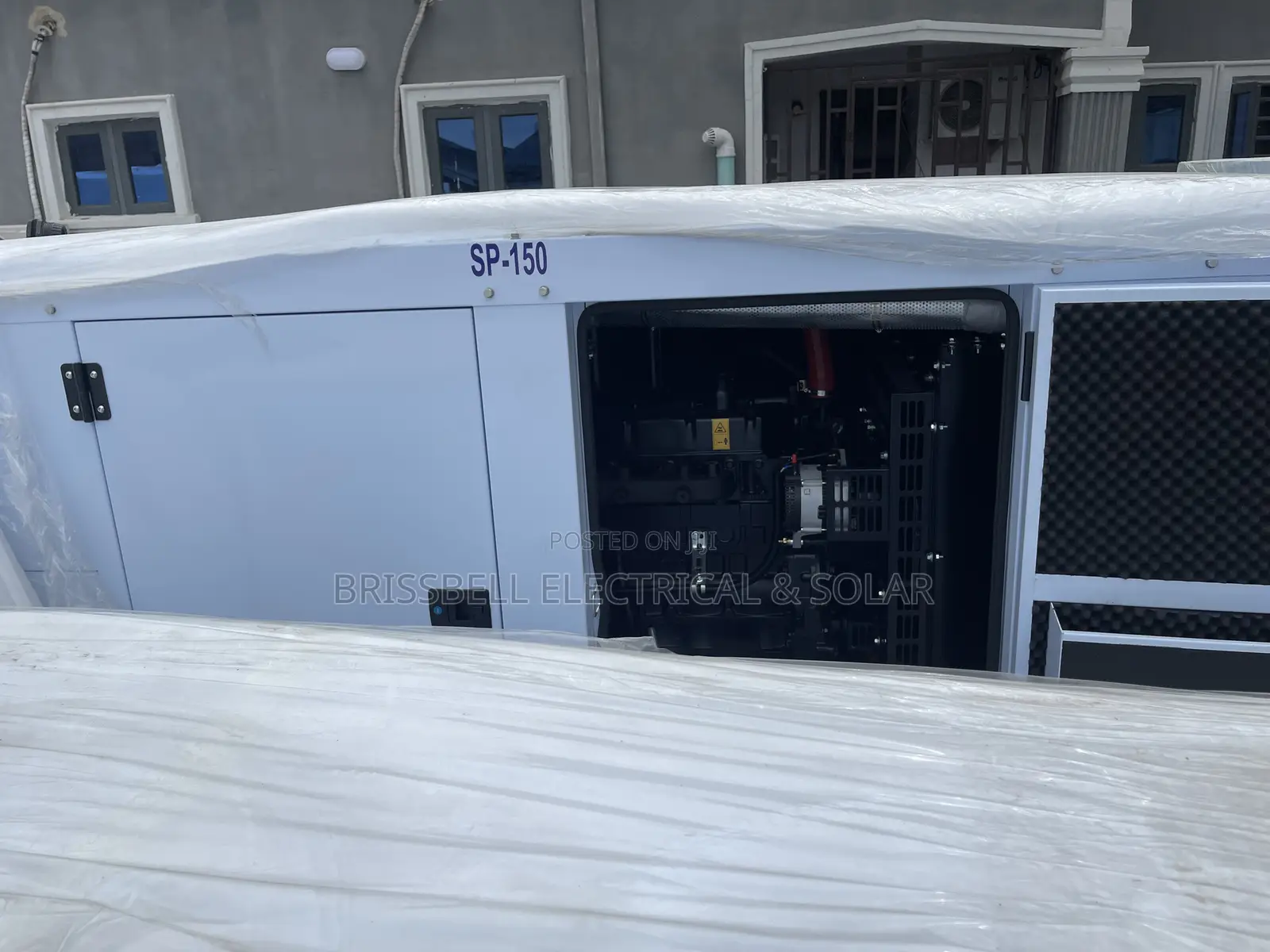 Silent England Perkins Soundproof Diesel Generator 150kva