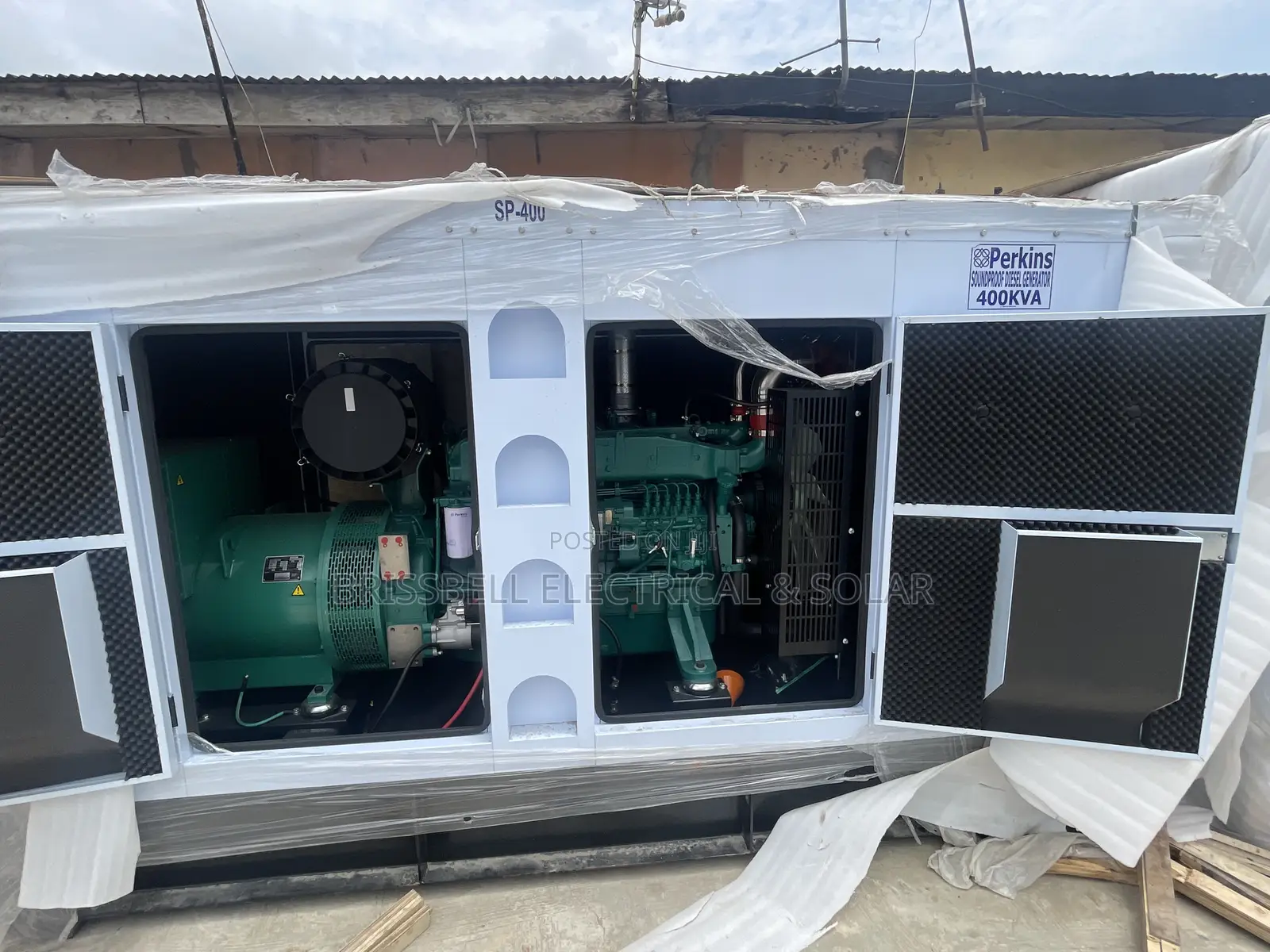 Silent England Perkins Soundproof Diesel Generator 400kva