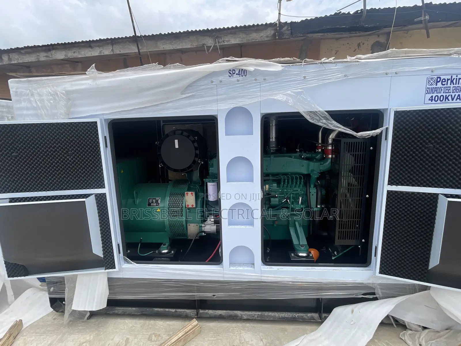 Silent England Perkins Soundproof Diesel Generator 400kva