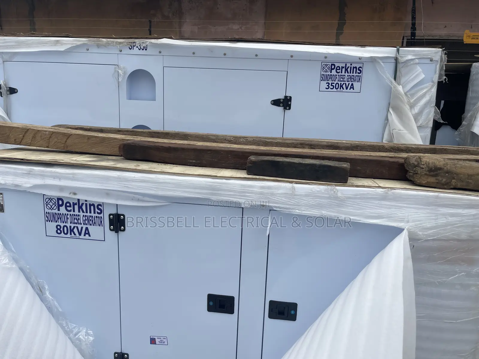 Silent England Perkins Soundproof Diesel Generator 350kva